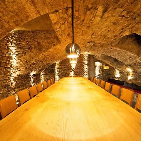 霍夫格瑞凡妮莎特酒店 4*