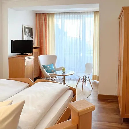 霍夫格瑞凡妮莎特酒店 酒店 4*