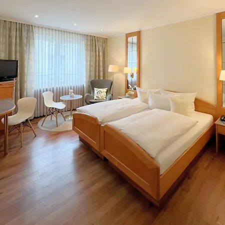 Otel Greifensteiner Hof 4*